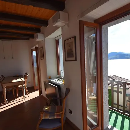 In The Former Dwelling For Nuns With A Dream View * Oggebbio