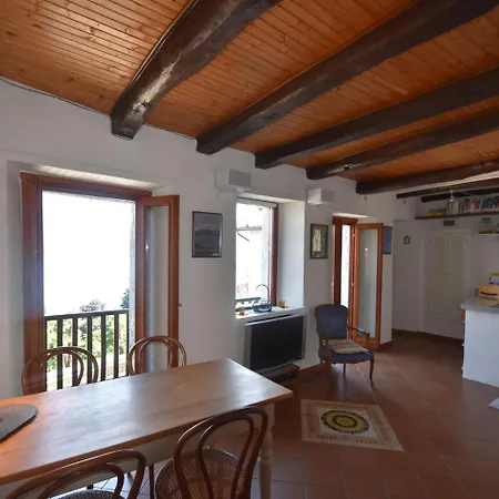 Appartement In The Former Dwelling For Nuns With A Dream View Oggebbio